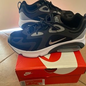 Brand new Nike air max 200